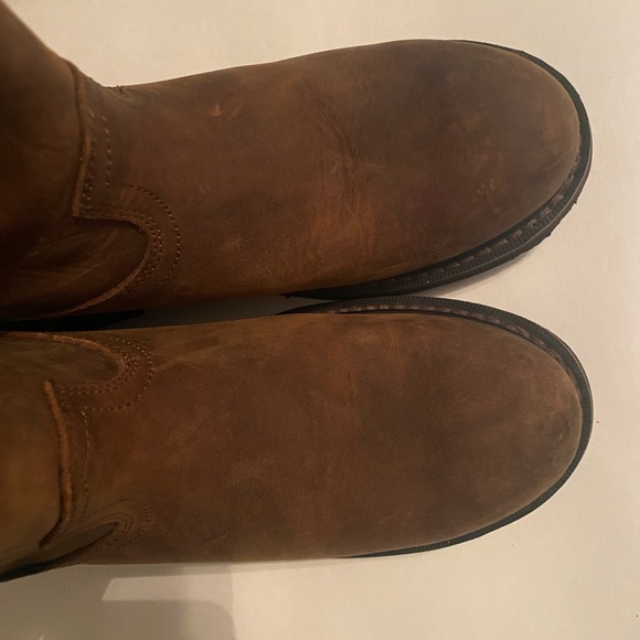 Justin Boots Men Brown Boots 9.5D main image 9